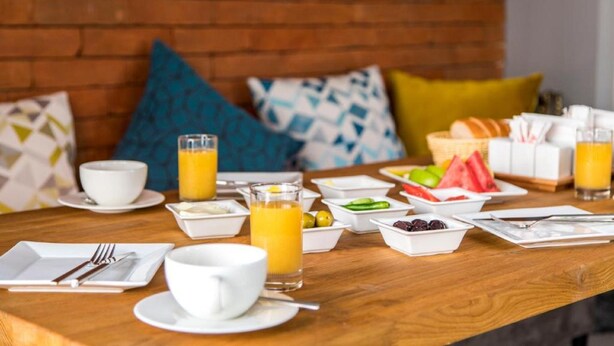 Bao gồm bữa sáng buffet hàng ngày