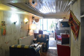 Lobby lounge - The Local (Istanbul)