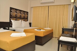 Deluxe Triple Room | Individually decorated, individually furnished, free WiFi, bed sheets - City Home (Chennai)