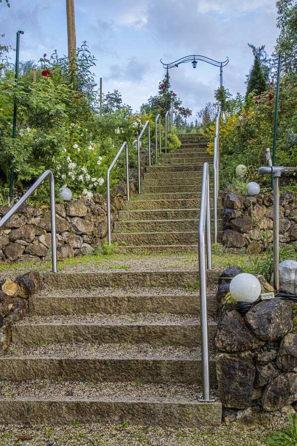 Exterior - Land-gut-Hotel Gasthof Waldschänke (Altfraunhofen)