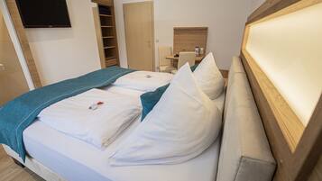 Kamar Single Superior | Seprai antialergi, meja kerja, dan ruang kerja ramah laptop