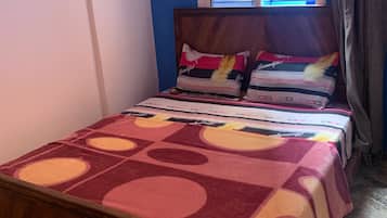 2 slaapkamers, een strijkplank/strijkijzer, reisbedje, gratis wifi