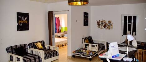 9 bedrooms, WiFi, bed sheets