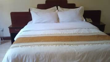 مكتب وواي فاي مجانًا وملاءات أسرّة