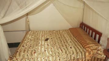 مكتب وواي فاي مجانًا وملاءات أسرّة