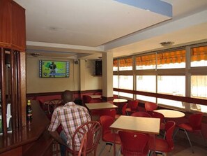 Spécialités Cuisine locale et internationale