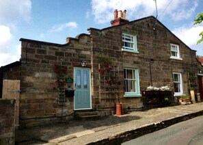 Exterior - Chapel Cottage - Flyingthorpe (Whitby)