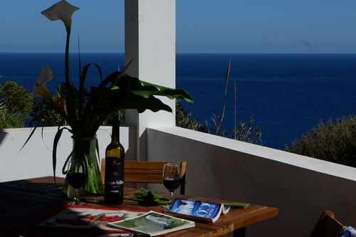 Romantic hideaway, AC/Heater, Private cottage for 2!