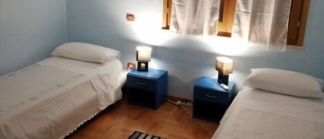 3 室のベッドルーム、WiFi、ベッドシーツ