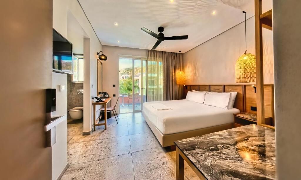 Quarto casal premium | Cofres nos quartos, cortinas blackout, quartos à prova de som