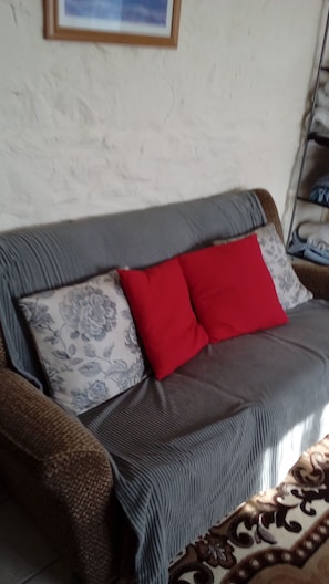 Interior - Birch cottage, Treleidir Holiday Cottage, near coastpath and beaches (Haverfordwest)