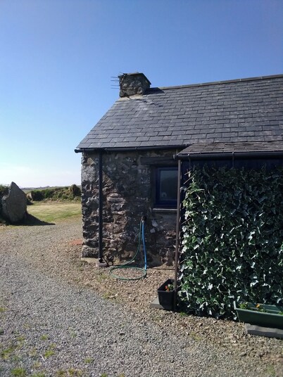Birch cottage, Treleidir Holiday Cottage, near coastpath and beaches