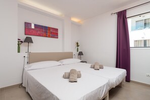 2 slaapkamers, een strijkplank/strijkijzer, gratis wifi, beddengoed