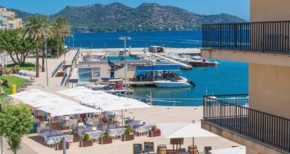 MOLL 3 - Apartment with sea views in Cala Bona. Free WiFi