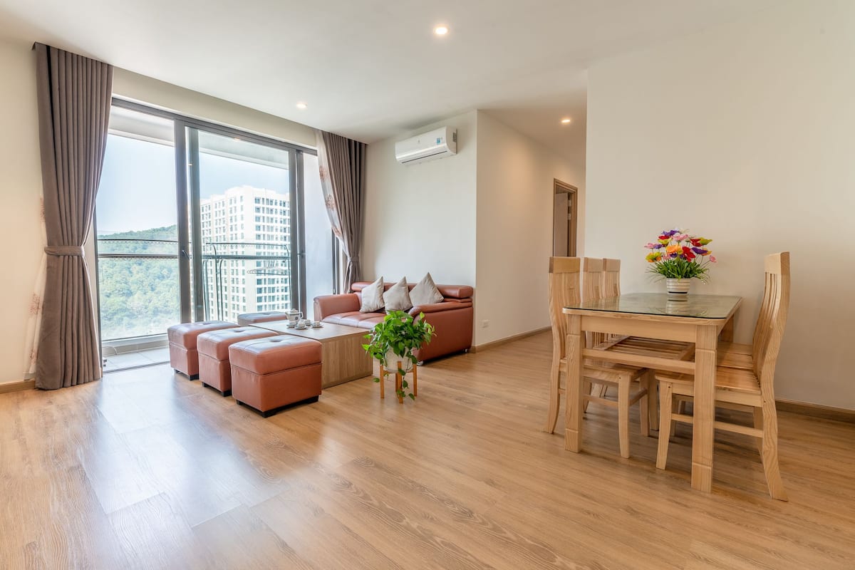 Apartment, 2 Bedrooms | Living room | Flat-screen TV
