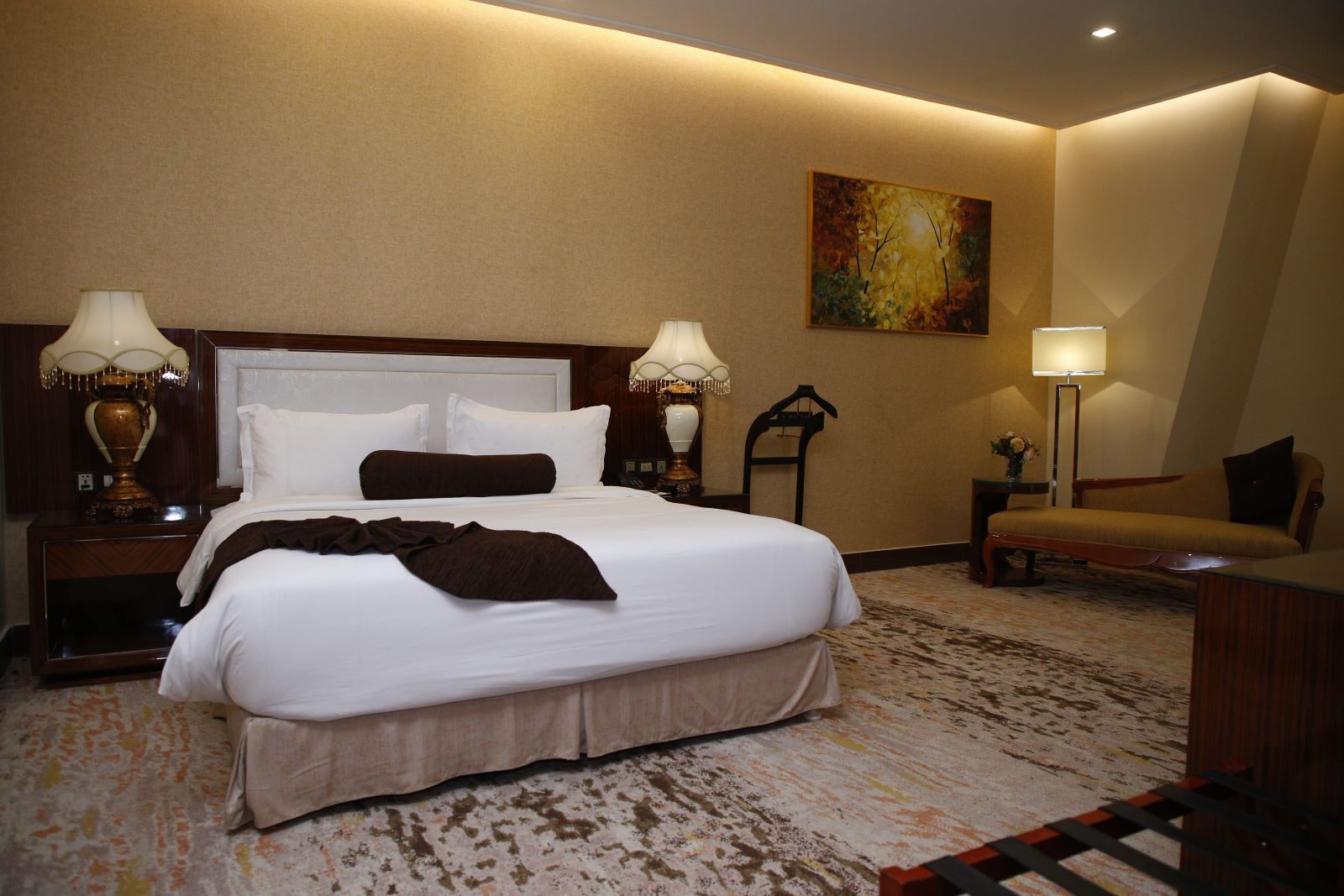 Standard Suite, 1 King Bed (Executive Suite) | Down comforters, minibar, in-room safe, desk