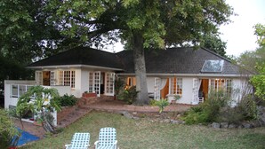 Exterior - Acorn Tree (Cape Town)