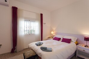 3 bedrooms, iron/ironing board, travel cot, free WiFi