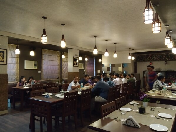 Daily continental breakfast (INR 999 per person)