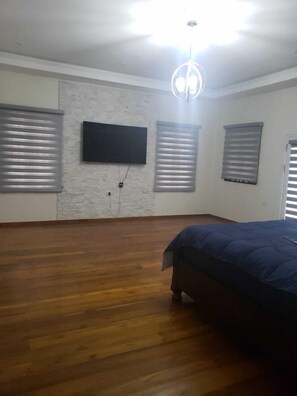 4 bedrooms, in-room safe, blackout curtains, iron/ironing board - St. Josephy Luxury Villas (San Fernando)
