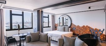 Poem Suites by Airnest
