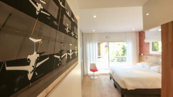 4 bedrooms, desk, WiFi