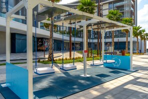 儿童活动区 - 室外