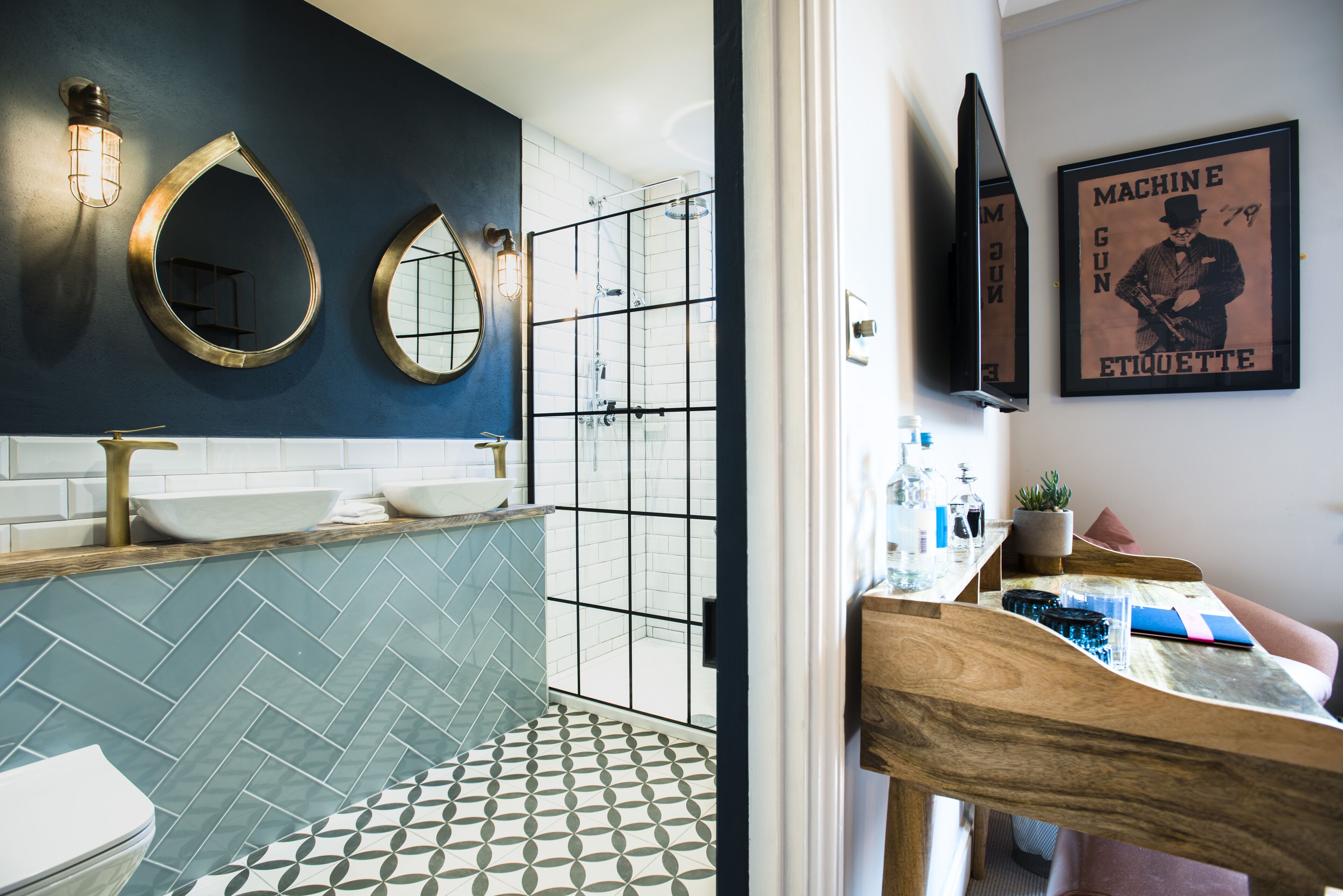 double room (superking bed) | bathroom | towels