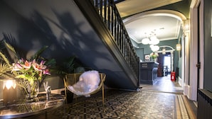 Lobby - The Lodge Duxford (Cambridge)