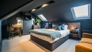 Superior Double Room | In-room safe, desk, laptop workspace, blackout drapes - The Lodge Duxford (Cambridge)
