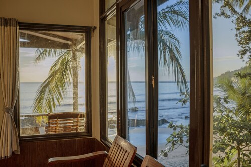 Lagoon Ngapali Beach Lodge