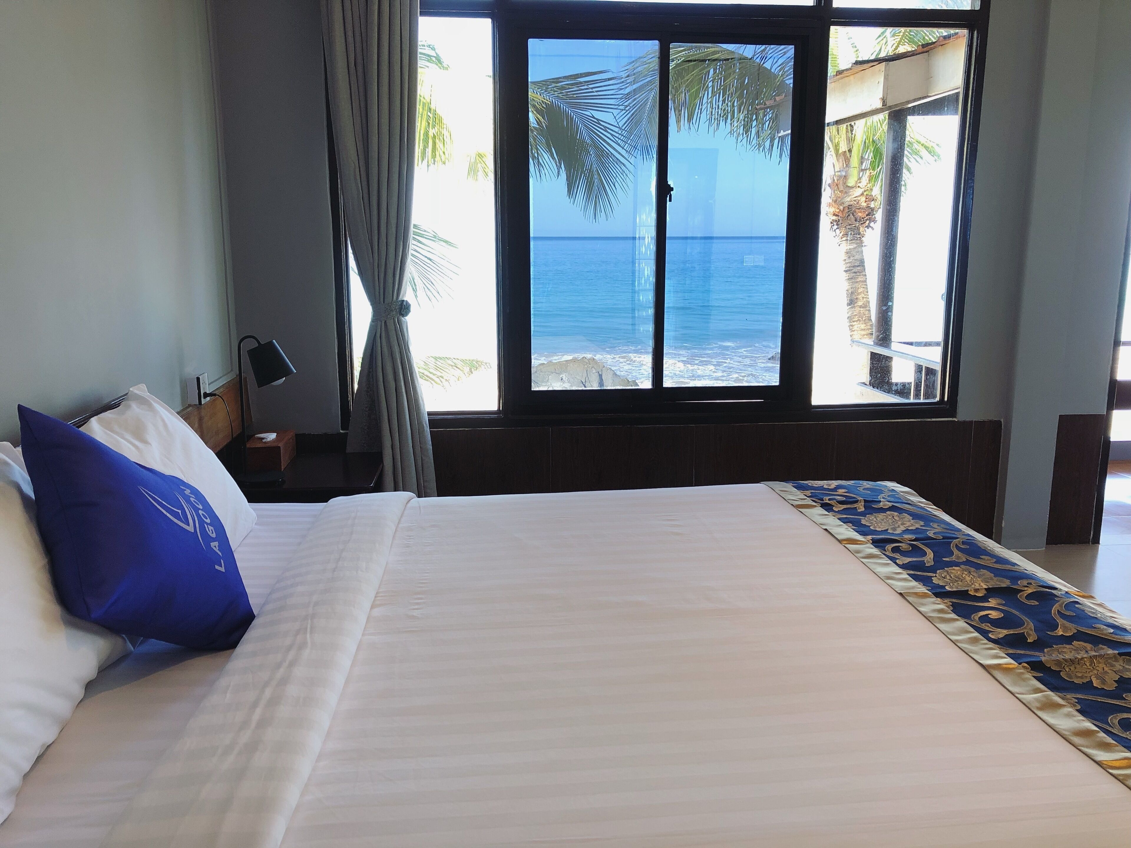 Premium Double Room, 1 King Bed, Balcony, Sea View | Minibar, laptop workspace, soundproofing, free WiFi