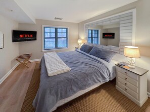 1 slaapkamer, een strijkplank/strijkijzer, gratis wifi, beddengoed