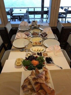 Dining - Erzurumlu Otel (Sariyer)