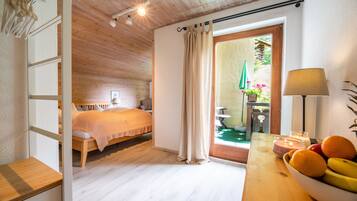 Doppelzimmer, Balkon | 1 Schlafzimmer, VerdunkelungsvorhÀnge, kostenloses WLAN, BettwÀsche