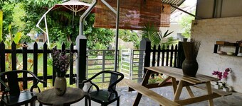 2 gasten, 1 bed, 1 badkamer, een tuin