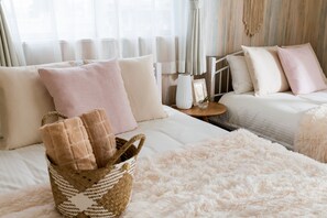 Villa | Individually decorated, individually furnished, soundproofing - Makanalea Resort Okinawa (Ginowan)