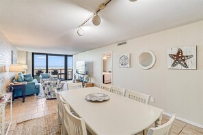 Dining - Breath in the Ocean Air and Enjoy Ocean Views in This 3 Bedroom 3 Bath (Port Aransas)