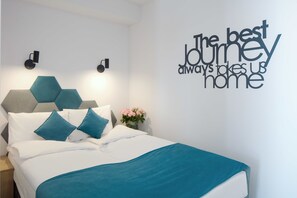 2 habitaciones y espacio para trabajar con laptop 