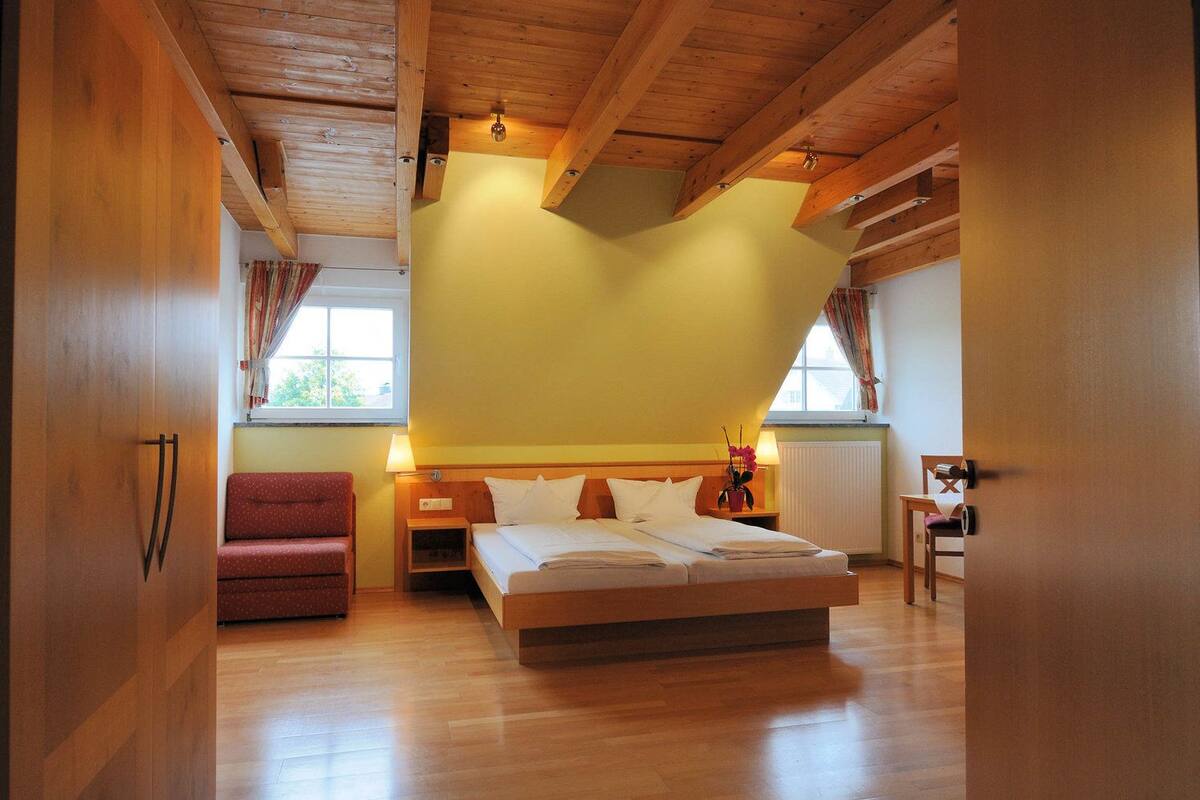 Decoración personalizada, wifi gratis y ropa de cama