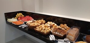 Desayuno continental incluido todos los días 