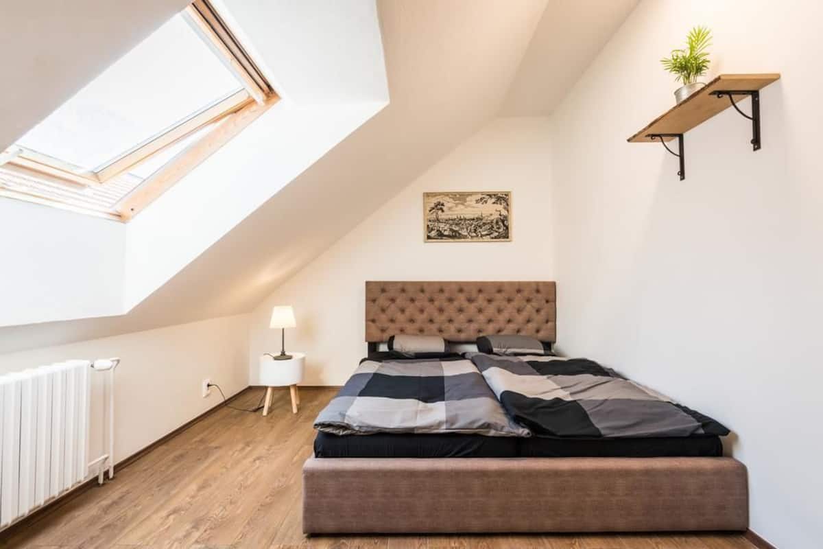 Classic Double Room | Soundproofing, free WiFi, bed sheets