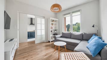 Apartment (6) | Wohnzimmer | 30-Zoll-Flachbildfernseher mit Digitalempfang, Fernseher