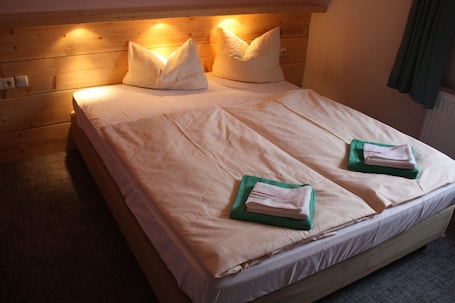 Basic Quadruple Room, Private Bathroom