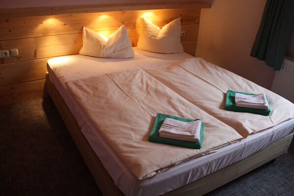 Basic Quadruple Room, Private Bathroom