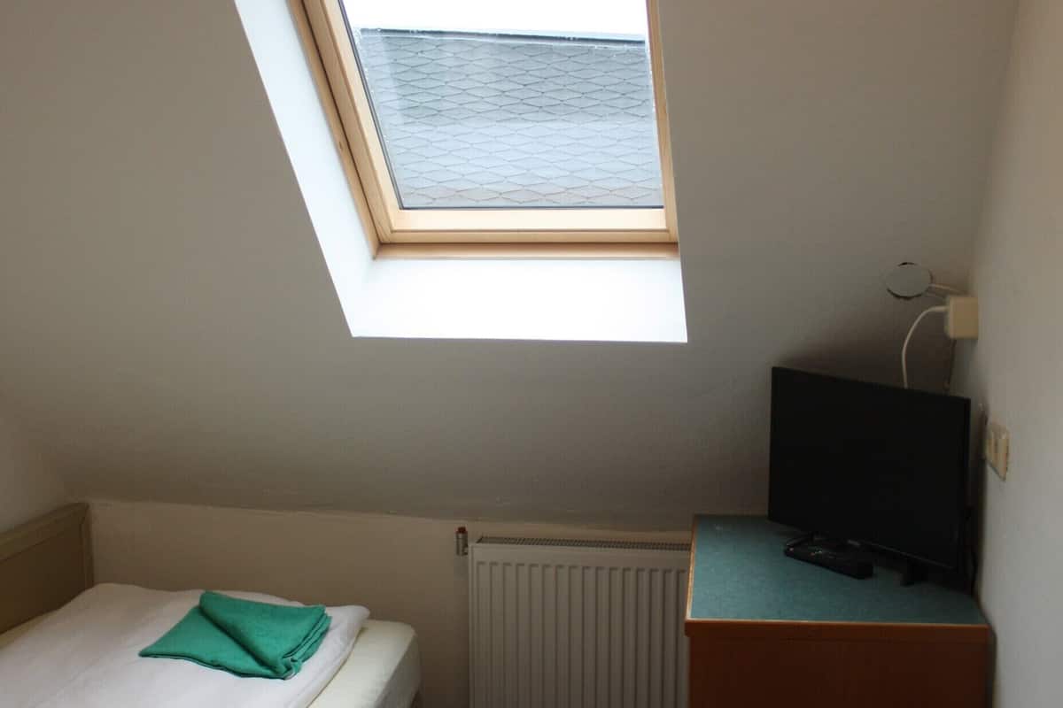 Basic Single Room, Shared Bathroom
