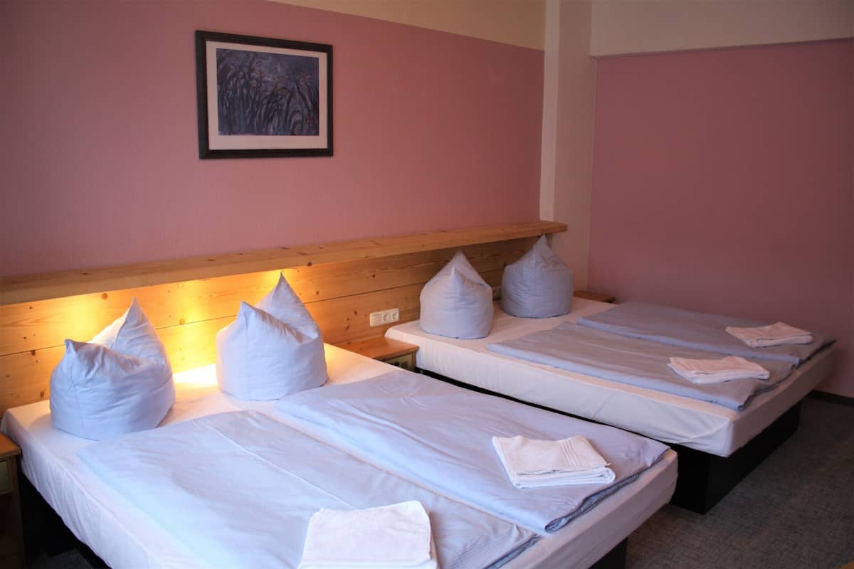 Standard Quadruple Room, Private Bathroom