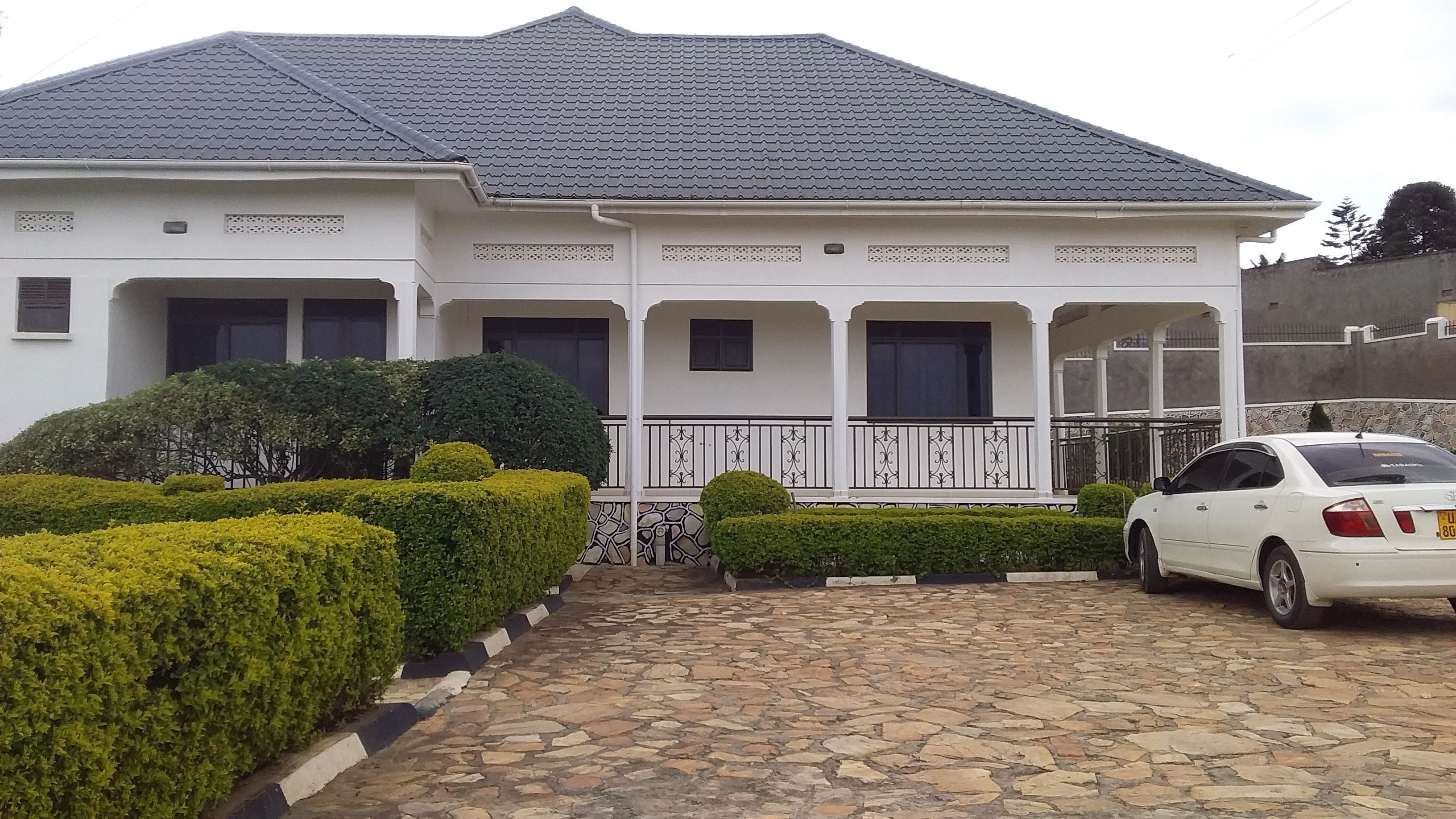 Bãi đậu xe tự phục vụ miễn phí 