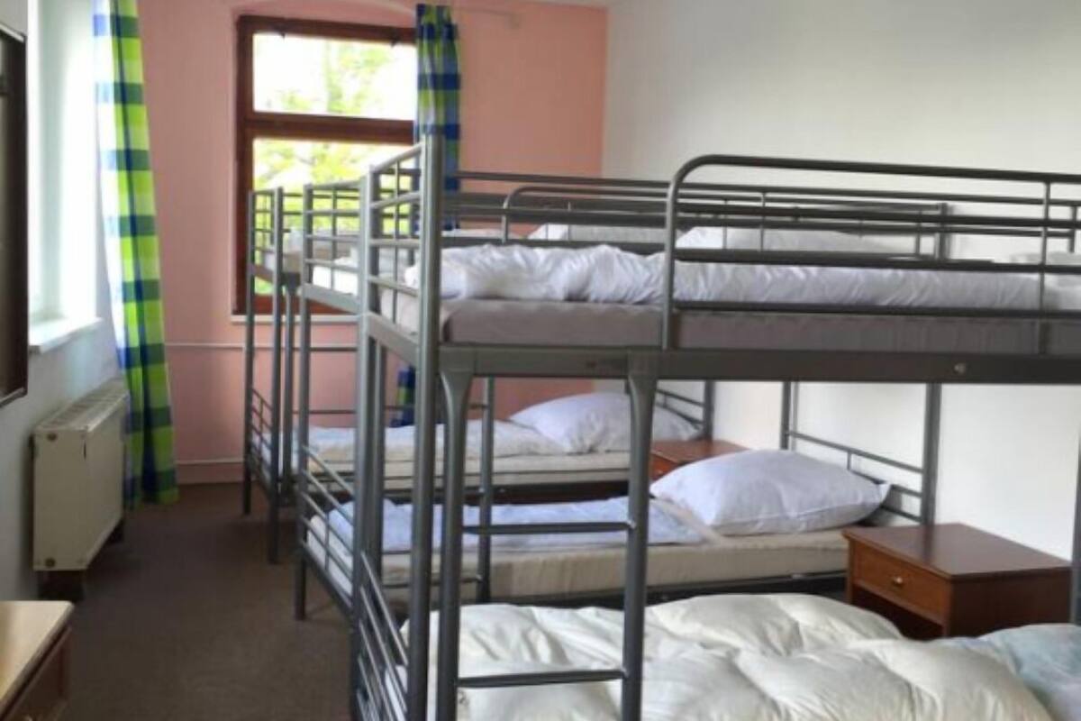 Vierbettzimmer | Kostenloses WLAN, Bettwäsche