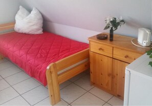 Bungalow, 1 Schlafzimmer, Gemeinschaftsbad | 1 Schlafzimmer, kostenloses WLAN, Bettwäsche